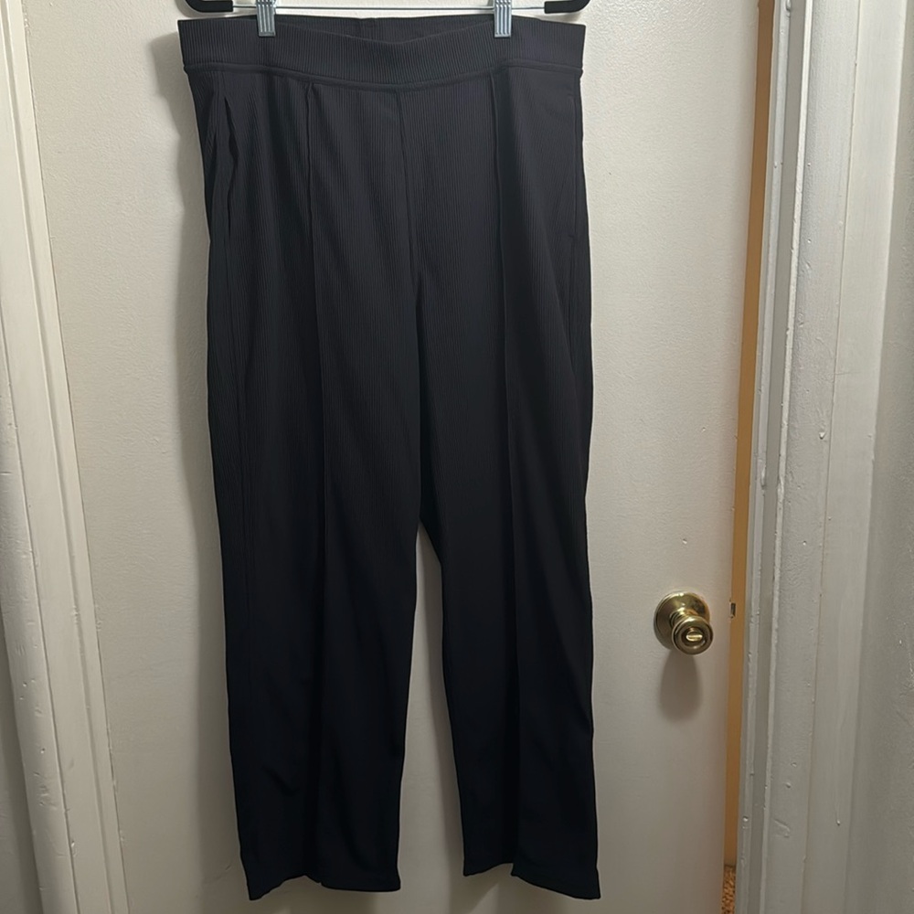 Lululemon rare Urban strides pants